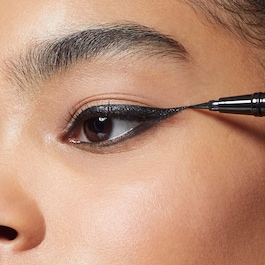 Twin Liner - Liquid liner and colored pencil duo, 16-hour hold