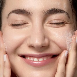 Soy Face Cleanser - προϊόν καθαρισμού προσώπου και ντεμακιγιάζ με σόγια