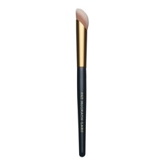 Skin Fetish: Sublime Perfection Concealer Brush, PAT McGRATH LABS