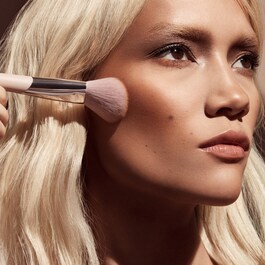 Sculpting Bronzer Brush 195