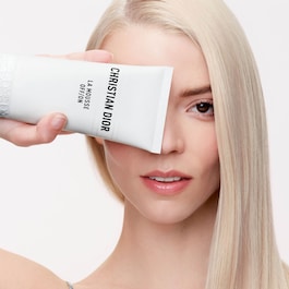 OFF/ON Foaming Cleanser - Cleansing, Purifying and Hydrating Foam for the Face