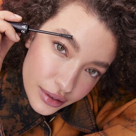 FLUFF & FIX BROW WAX= Κερί για τα φρύδια που δίνει υφή και στερεώνει