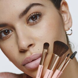 Set of travel brushes - Vegan<sup>(1)</sup>