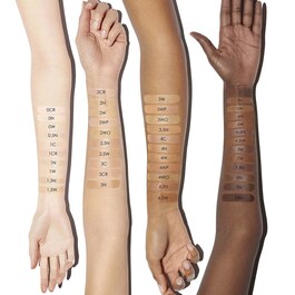 Dior Backstage Face & Body Foundation - Foundation for the face and body