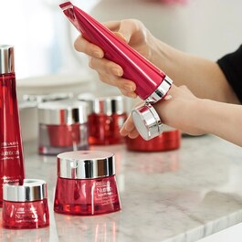 Nutritious Super Pomegranate - Radiant Energy 2-in-1 Cleansing Foam