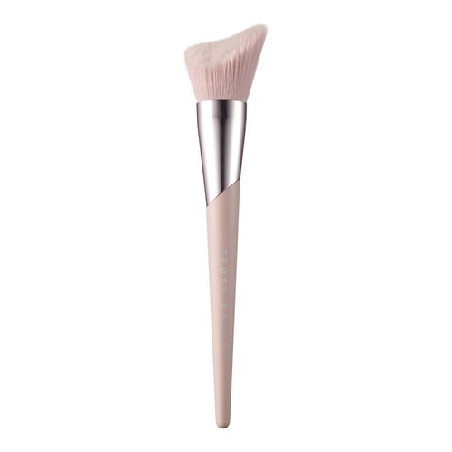Fenty Beauty – Cheek-Hugging Bronzer Brush 190