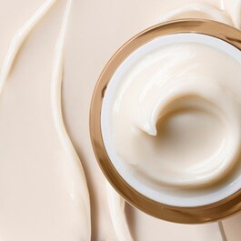 REVITALIZING SUPREME - SPF 15 Global Anti-Aging Cream