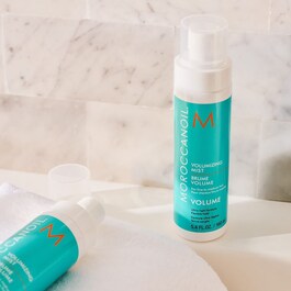Volumizing Mist - Volumizing and smoothing haircare
