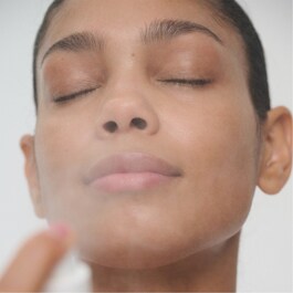 SuperSerum Hydrating Mist - Ορός σε σπρέι για άμεση θρέψη του δέρματος