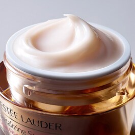 REVITALIZING SUPREME - SPF 15 Global Anti-Aging Cream