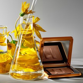 Power Sculpt Velvet Bronzer with Fermented Arnica - Bronzer σε μορφή πούδρας