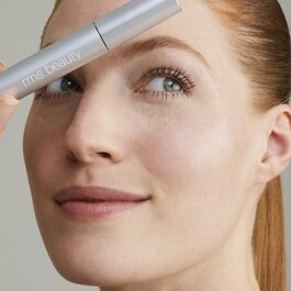 Straight up volumizing peptide mascara