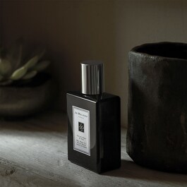 Velvet Rose and Oud Dry Body Oil