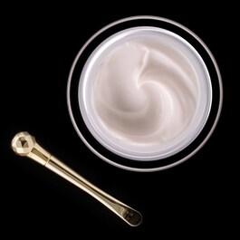 Re Nutriv  Ultimate Diamond Transformative Energy Crème