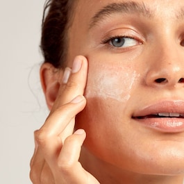 The Anthemis Chamomile & Rosehip Soothing Moisturizer