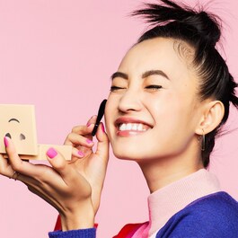 Hello Happy Velvet Powder Foundation