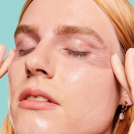 The POREfessional Get Unblocked Pore-Clearing Makeup-Removing Oil