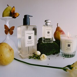 English Pear & Freesia - Scented Candle