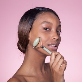 Jade roller for the face