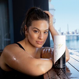 Ashley Graham Limited Edition Ultimate Glow Kit Bronzing Mousse & Mitt