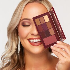 A Honeysuckle Holiday Maracuja Juicy Collector's Makeup