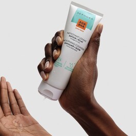 Smoothing cleanser exfoliates + radiance - Cleansing gel for face and neck