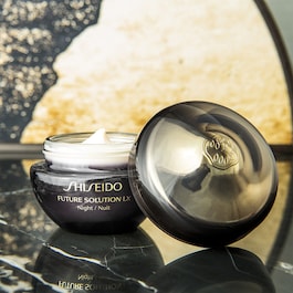 Future Solution LX Total Regenerating Cream