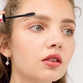 Benefit 24-Hour Brow Setter Mini - διάφανο τζελ φρυδιών σε travel size προϊόντα