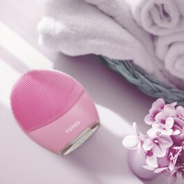LUNA™ 3 Facial Cleansing Brush