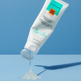 Smoothing cleanser exfoliates + radiance - Cleansing gel for face and neck