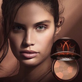 TERRACOTTA LIGHT THE SUN-KISSED NATURAL HEALTHY GLOW POWDER