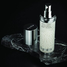 White Caviar Illumination Pearl Infusion