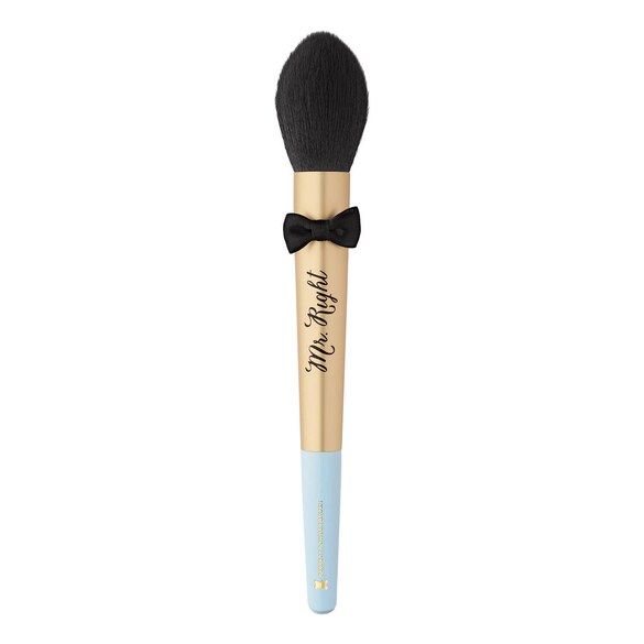 Mr. Right - The Perfect Powder Brush, Too Faced