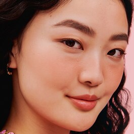 Dandelion Twinkle Highlighter σε πούδρα nude ροζ