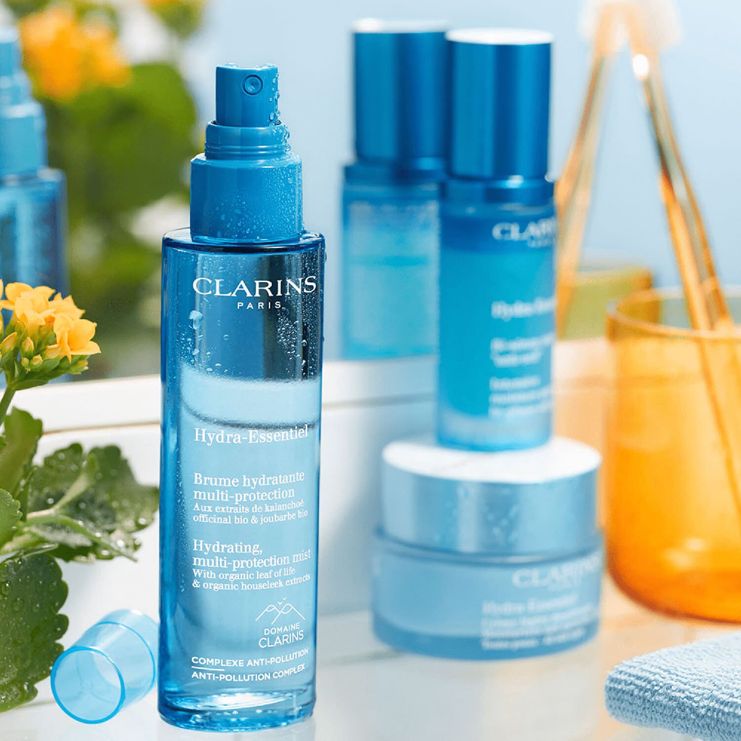 HydratingEsssentiel Hydrating MultiProtection Mist Clarins ≡ SEPHORA